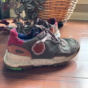 Satorisan Leaf Project Sneakers Womens Size 8 US 39 EU Walking Comfort Shoes